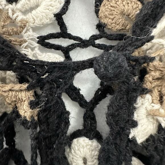 Vintage Floral Crochet Button Up Top Womens L Black White Dark Cottage Flowers - Picture 4 of 14